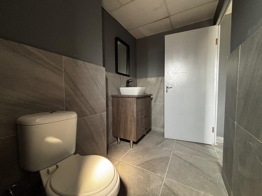 To Let commercial Property for Rent in Killarney Gardens Western Cape
